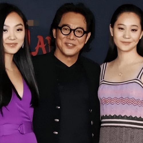 李连杰晒图炫二女儿